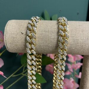 Elegant Gold and Silver Chain Necklace
